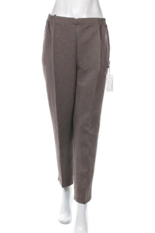 Дамски панталон New Fashion, Размер XL, Цвят Бежов, 85% полиестер, 15% вискоза, Цена 46,20 лв.
