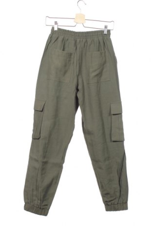 Дамски панталон ONLY, Размер XS, Цвят Зелен, 90% вискоза, 10% полиестер, Цена 24,15 лв.