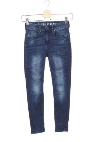 Dětské džíny  H&M, Velikost 8-9y/ 134-140 cm, Barva Modrá, 83% bavlna, 15% polyester, 2% elastan, Cena  399,00 Kč