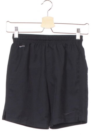 Pantaloni scurți pentru copii Nike, Mărime 8-9y/ 134-140 cm, Culoare Negru, Poliester, Preț 92,11 Lei