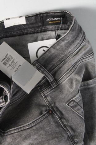 Pánské džíny  Jack & Jones, Velikost M, Barva Šedá, 99% bavlna, 1% elastan, Cena  1 076,00 Kč