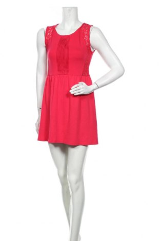 Šaty  H&M, Velikost M, Barva Růžová, 67% viskóza, 30% polyester, 3% elastan, Cena  574,00 Kč