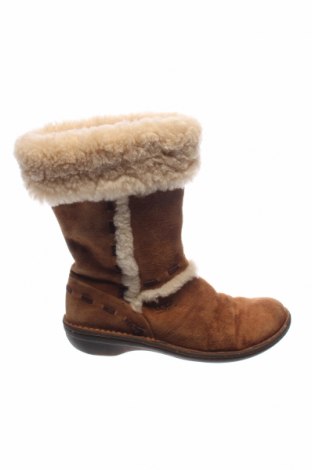 Дамски ботуши UGG Australia, Размер 41, Цвят Бежов, Цена 103,00 лв.