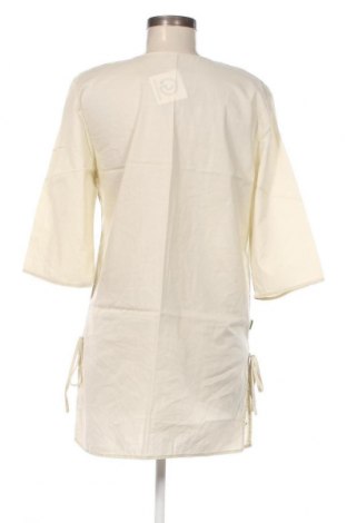 Дамска блуза, Размер M, Цвят Екрю, Цена 23,83 лв.