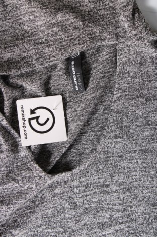 Γυναικεία μπλούζα Blind Date, Μέγεθος L, Χρώμα Γκρί, Τιμή 2,35 €