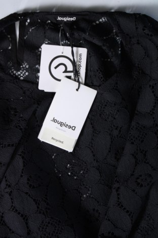Дамска блуза Desigual, Размер S, Цвят Черен, Цена 48,60 лв.
