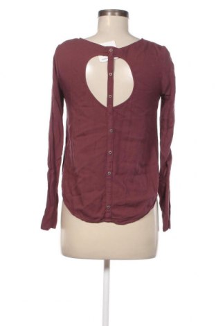 Γυναικεία μπλούζα Double Agent, Μέγεθος S, Χρώμα Κόκκινο, Τιμή 4,70 €