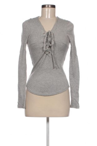 Damen Shirt Gina Tricot, Größe S, Farbe Grau, Preis € 4,45