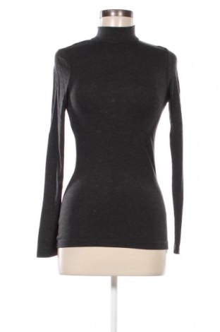 Damen Shirt Gina Tricot, Größe M, Farbe Grau, Preis € 9,60