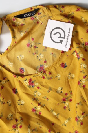 Дамска блуза ONLY, Размер S, Цвят Жълт, Цена 19,55 лв.