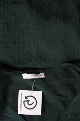 Дамска блуза Pigalle, Размер M, Цвят Зелен, Цена 3,04 лв.