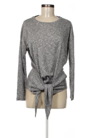 Γυναικεία μπλούζα Pull&Bear, Μέγεθος L, Χρώμα Γκρί, Τιμή 4,37 €