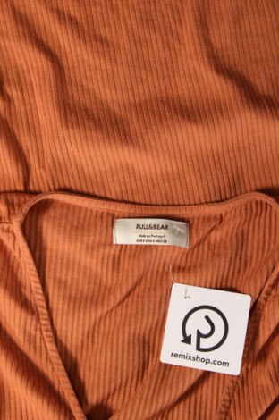 Дамска блуза Pull&Bear, Размер S, Цвят Кафяв, Цена 8,47 лв.