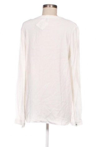 Γυναικεία μπλούζα Saint Tropez, Μέγεθος M, Χρώμα Λευκό, Τιμή 3,15 €