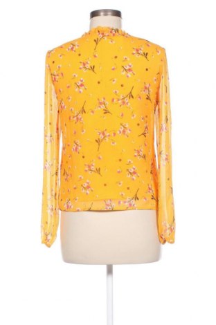 Дамска блуза Vero Moda, Размер XS, Цвят Жълт, Цена 6,00 лв.