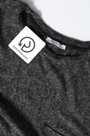 Γυναικεία μπλούζα Zara Trafaluc, Μέγεθος M, Χρώμα Γκρί, Τιμή 2,10 €