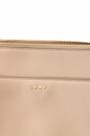 Γυναικεία τσάντα DKNY, Χρώμα  Μπέζ, Τιμή 92,16 €