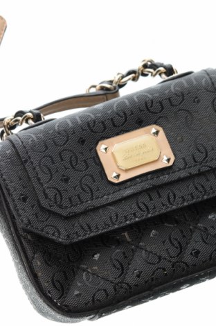 Γυναικεία τσάντα Guess, Χρώμα Μαύρο, Τιμή 68,48 €