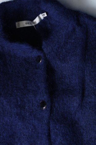 Γυναικεία ζακέτα Gestuz, Μέγεθος S, Χρώμα Μπλέ, Τιμή 59,38 €