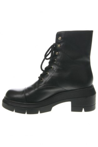 Botine de damă Stuart Weitzman, Mărime 40, Culoare Negru, Preț 2.139,16 Lei