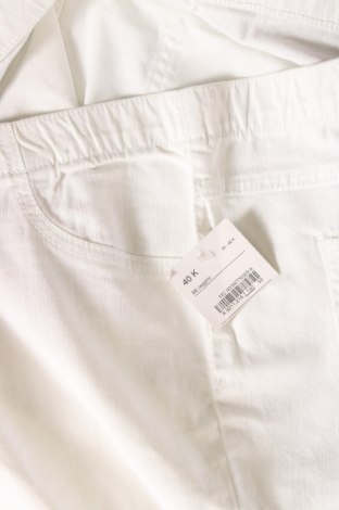 Damskie jeansy, Rozmiar L, Kolor Biały, Cena 72,33 zł