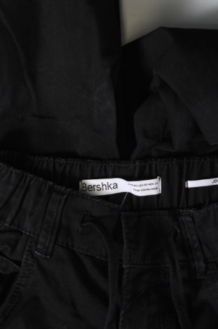 Γυναικείο Τζίν Bershka, Μέγεθος XS, Χρώμα Μαύρο, Τιμή 11,63 €