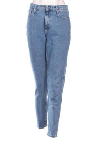 Дамски дънки Calvin Klein Jeans, Размер S, Цвят Син, Цена 68,00 лв.