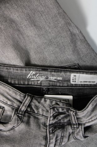 Damen Jeans Denim 1982, Größe S, Farbe Grau, Preis 4,04 €