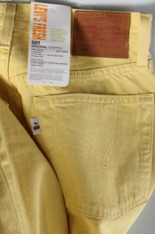 Дамски дънки Levi's, Размер S, Цвят Жълт, Цена 60,20 лв.