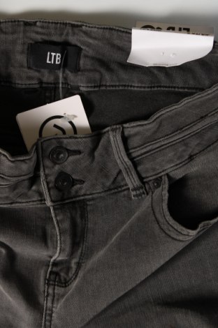 Damen Jeans Ltb, Größe M, Farbe Grau, Preis 11,51 €