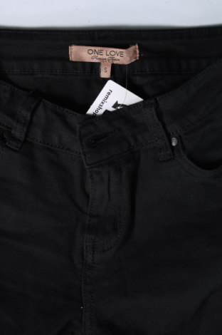 Dámske džínsy  One Love, Veľkosť S, Farba Čierna, Cena  3,29 €