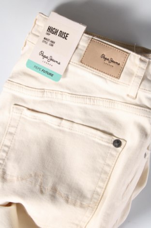 Дамски дънки Pepe Jeans, Размер L, Цвят Екрю, Цена 60,20 лв.