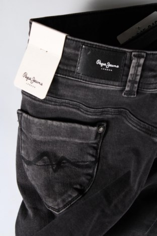 Дамски дънки Pepe Jeans, Размер M, Цвят Сив, Цена 60,20 лв.