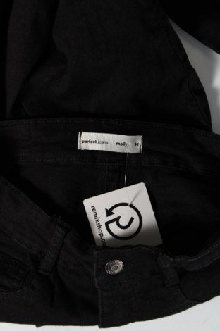 Дамски дънки Perfect Jeans By Gina Tricot, Размер M, Цвят Черен, Цена 10,20 лв.