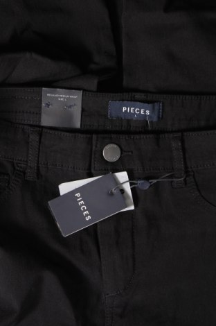Dámske džínsy  Pieces, Veľkosť L, Farba Čierna, Cena  43,66 €