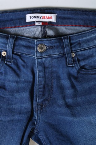 Γυναικείο Τζίν Tommy Jeans, Μέγεθος M, Χρώμα Μπλέ, Τιμή 49,10 €