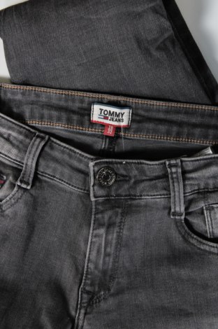 Dámske džínsy  Tommy Jeans, Veľkosť M, Farba Sivá, Cena  21,77 €