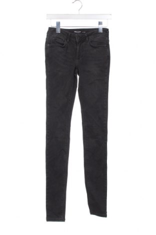 Damen Jeans Vero Moda, Größe S, Farbe Grau, Preis 3,55 €