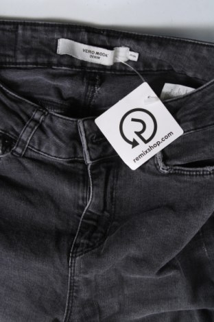 Damen Jeans Vero Moda, Größe S, Farbe Grau, Preis 10,20 €