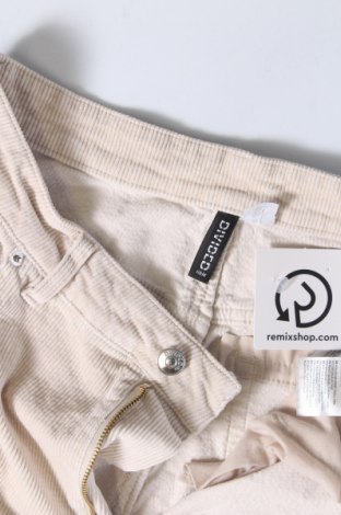 Дамски джинси H&M Divided, Размер M, Цвят Екрю, Цена 7,54 лв.