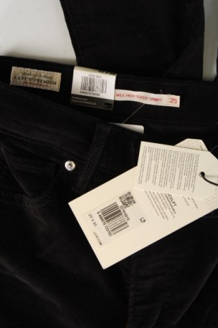 Γυναικείο κοτλέ παντελόνι Levi's, Μέγεθος S, Χρώμα Μαύρο, Τιμή 80,41 €