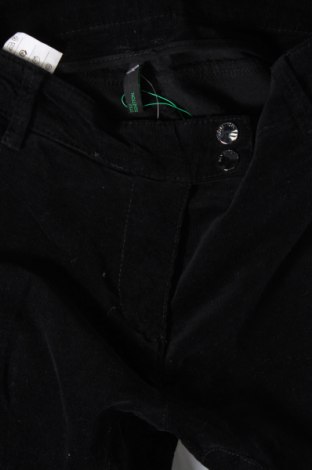 Γυναικείο κοτλέ παντελόνι United Colors Of Benetton, Μέγεθος XS, Χρώμα Μαύρο, Τιμή 11,76 €