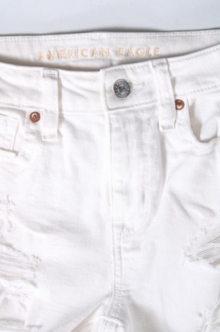 Дамски къс панталон American Eagle, Размер XS, Цвят Бял, Цена 33,24 лв.