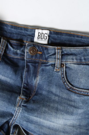 Γυναικείο κοντό παντελόνι BDG, Μέγεθος M, Χρώμα Μπλέ, Τιμή 7,94 €