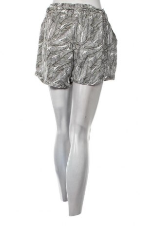 Γυναικείο κοντό παντελόνι Beloved, Μέγεθος M, Χρώμα Πολύχρωμο, Τιμή 9,72 €