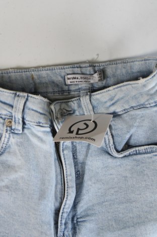 Pantaloni scurți de femei Bershka, Mărime S, Culoare Albastru, Preț 48,47 Lei