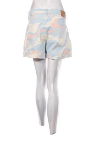 Γυναικείο κοντό παντελόνι Bershka, Μέγεθος XL, Χρώμα Πολύχρωμο, Τιμή 9,72 €