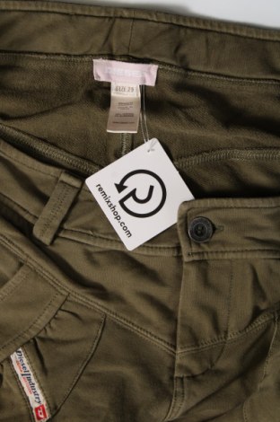 Γυναικείο κοντό παντελόνι Diesel, Μέγεθος L, Χρώμα Πράσινο, Τιμή 36,80 €