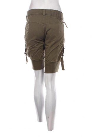 Pantaloni scurți de femei Diesel, Mărime L, Culoare Verde, Preț 183,52 Lei