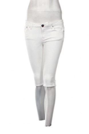 Pantaloni scurți de femei Edc By Esprit, Mărime M, Culoare Alb, Preț 86,73 Lei